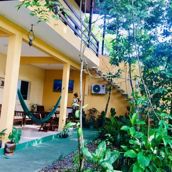 Pousada Flor de Gaia, hotel v destinaci Guarujá