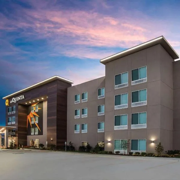 La Quinta by Wyndham Owasso, hotel in Owasso