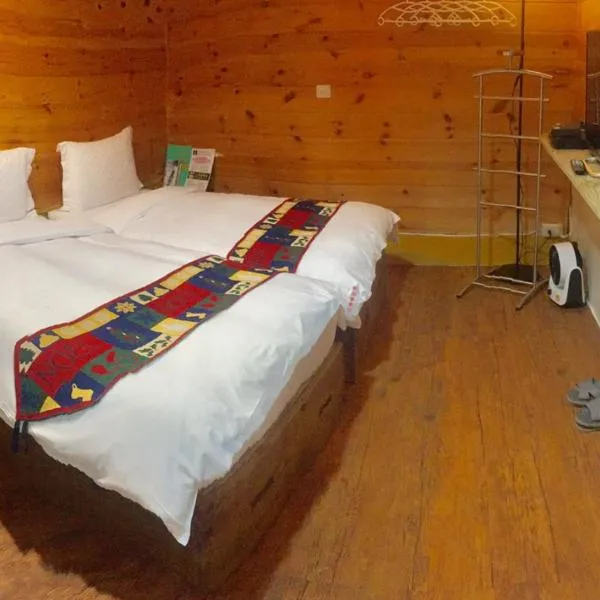 New Life Hot Spring Resort, hotel em Yuli