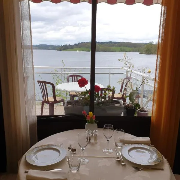 Hotel Restaurant La Caravelle, hotel en Peyrat-le-Château