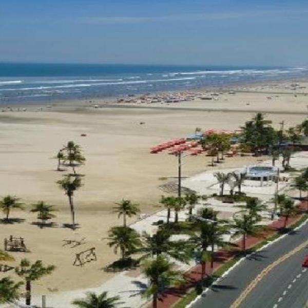 Apartamento amplo com vista para o mar na Praia Grande