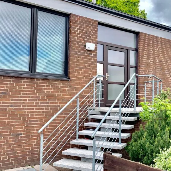 Moderner Bungalow, 20 Minuten bis Hannover City, 24h Check-In, ξενοδοχείο σε Garbsen