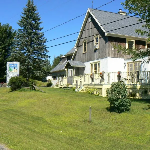 Auberge de la Tour et Spa, hôtel à Magog