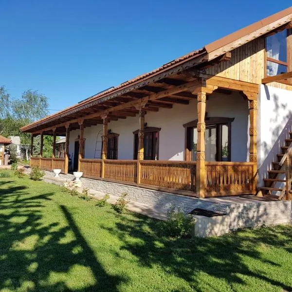 Verada Tour Guest House, hotel in Somova