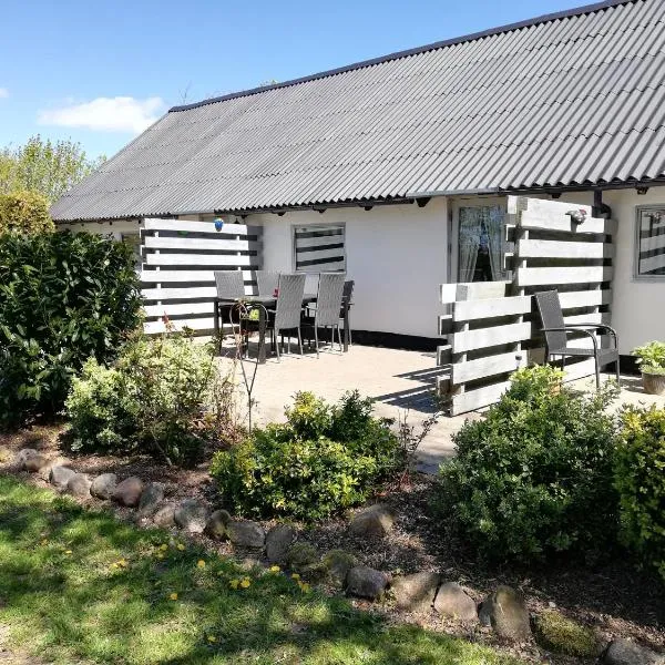 Bindesbølgård Farm Holiday, hotel v destinaci Give
