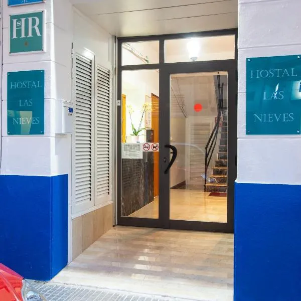 Hostal Las Nieves, hotel in Ibiza Town