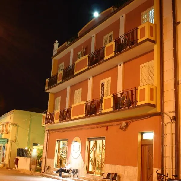 Hotel Piro, hotel a Torrenova
