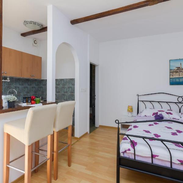 Studio apartman Ela