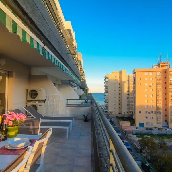 River Playa beachfront apartment, large terrace