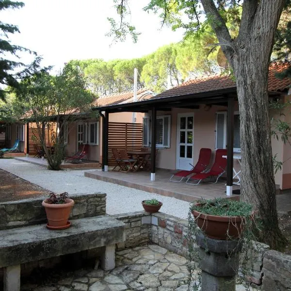 Bungalow comfort 100 m from the Beach, hotell sihtkohas Premantura