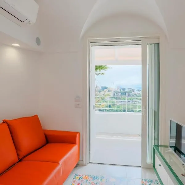 The Lodge、スカラのホテル