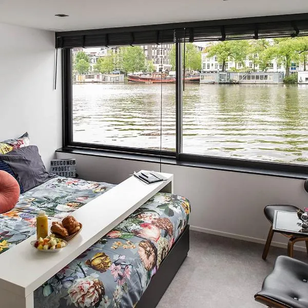 Houseboat Amsterdam - Room with a view, hotel i Amsterdam