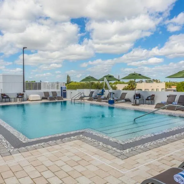 Wyndham Garden Ft Lauderdale Airport & Cruise Port，位于达尼亚滩的酒店