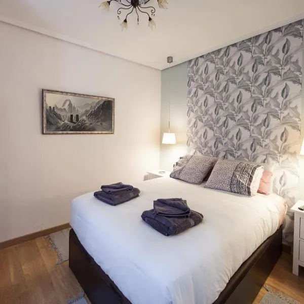 Cosy Room - Guggen º PARKING FREE, hotel in Bilbao