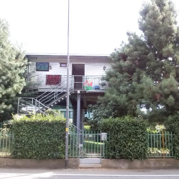 BGY Airport Guesthouse, hotel in Orio al Serio
