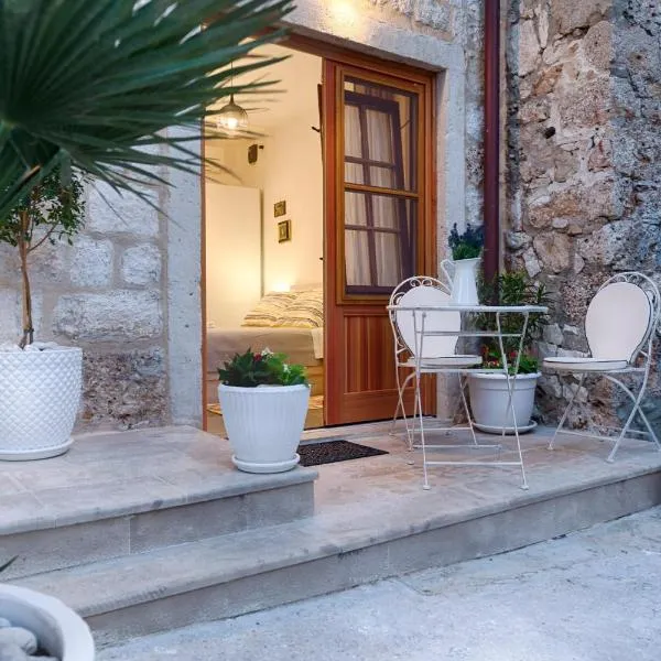 En Suite Room Demaria,位于科米扎的酒店