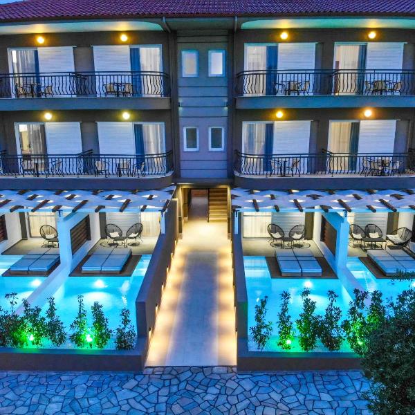 Royal Hotel and Suites