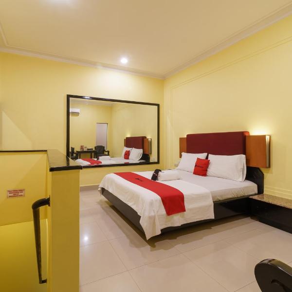 RedDoorz Plus near Ancol