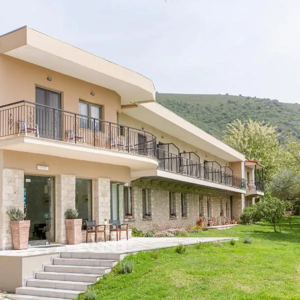 Hotel Marathia, hotel em Árta