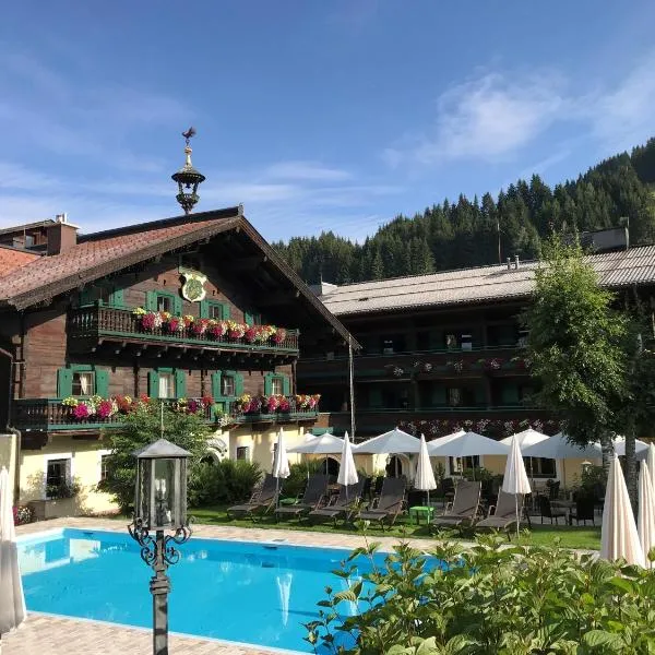 Hotel Unterhof، فندق في فيلزموس