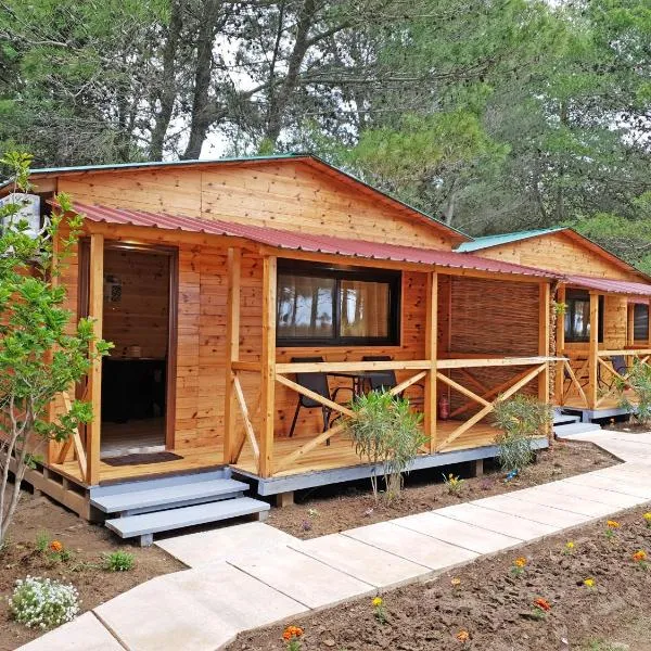 Saranda Beach Bungalow, hotel u Ulconju