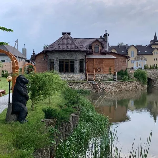 Готельно-ресторанний комплекс Прованс парк, Hotel in Potschajiw