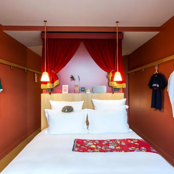 MOB HOTEL Paris Les Puces, hotel in Saint-Ouen