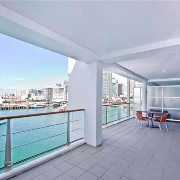 QV Stays 2 Bedroom Waterfront Getaway, hotell Aucklandis