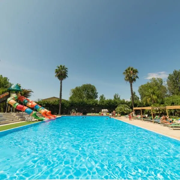 Marina di Rossano Village Club, hotel in Rossano