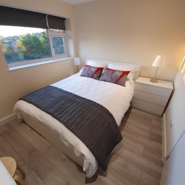 Luxurious Luton town center flat with free parking