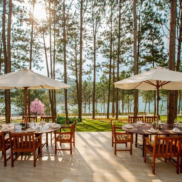 CEREJA Hotel & Resort Dalat, hotel en Dalat