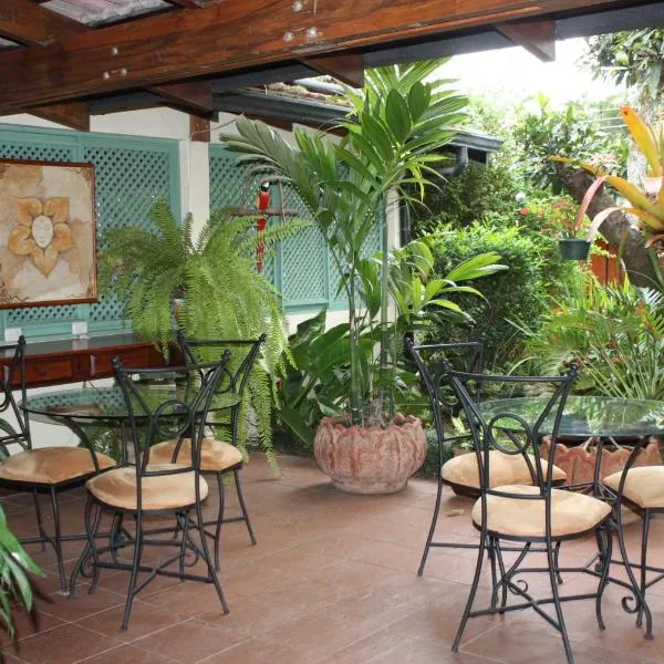 Tierra Magica B&B and Art Studio, hotel in San José