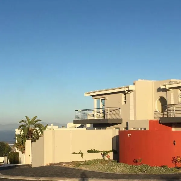 Vermont Hermanus - views, sunny, right on the sea, hotel in Hermanus