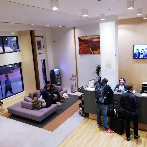 Orange Village Hostel, hotel in San Francisco