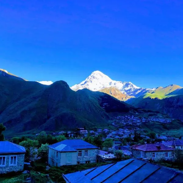 Lia Khaikashvili Guest House, hotel in Stepantsminda