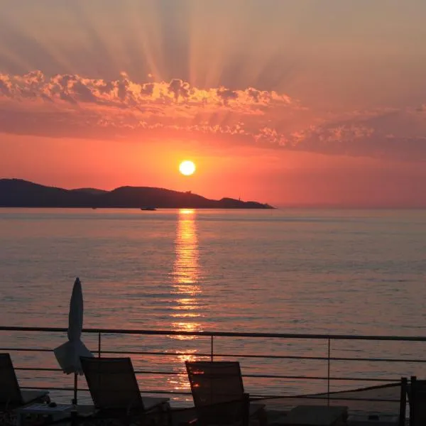 Hotel Tettola, hotel v destinaci Saint-Florent