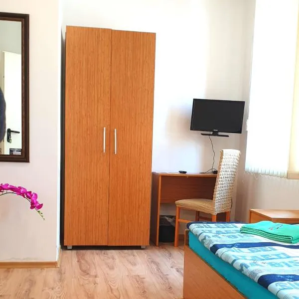 Pension Haus Baron 1 Neckarau, hotel en Mannheim