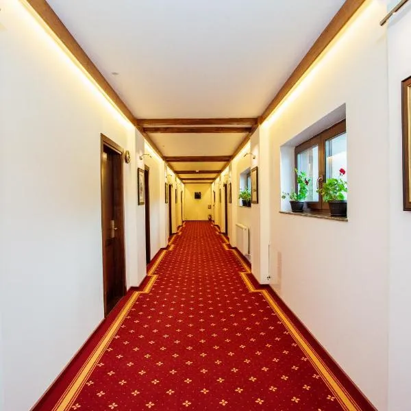 Magic Garden by Vlăduț, hôtel à Bacău