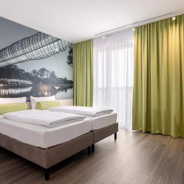 Super 8 by Wyndham Oberhausen am Centro, hotel in Oberhausen