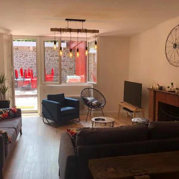 Maison Simonenia, hotel in Saint-Jean-Pied-de-Port