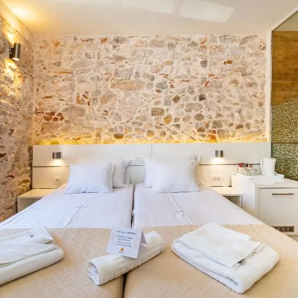 Idassa Palace rooms，位于扎达尔的酒店