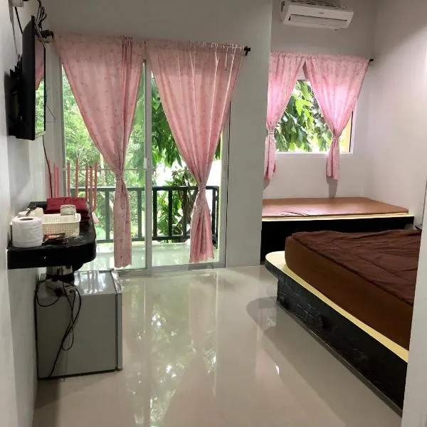 chillchillsangkhlaburi โรงแรมชิลชิลสังขละบุรี, hotel di Sangkhla Buri