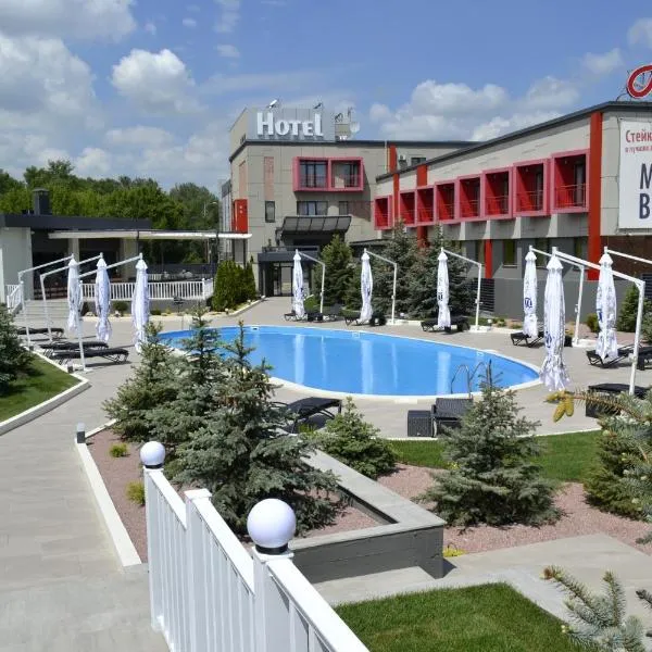 Road Star Hotel, hotel in Dnipro