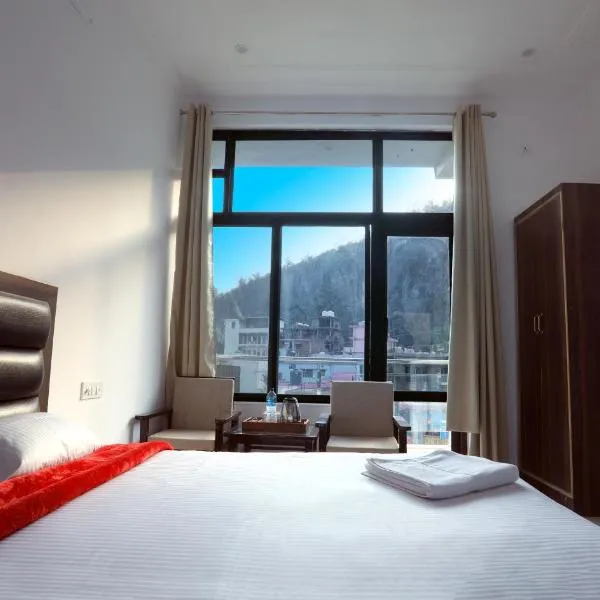 Hotel Tapovan Cottage，位于瑞诗凯诗的酒店