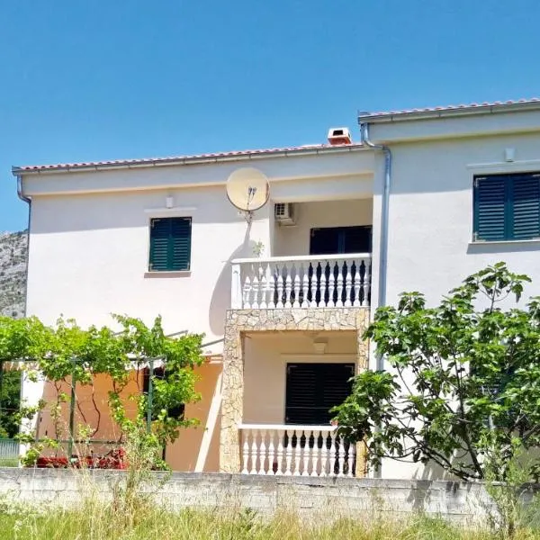 Apartment Pepa Starigrad Paklenica, hotel in Starigrad