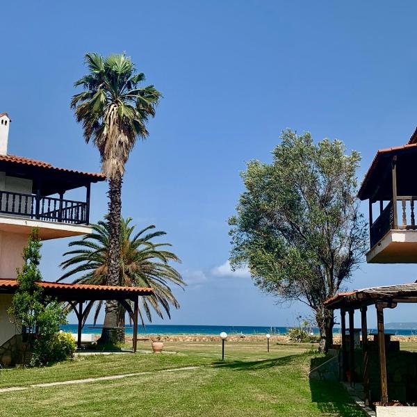 Villa Fourka 2 on the beach