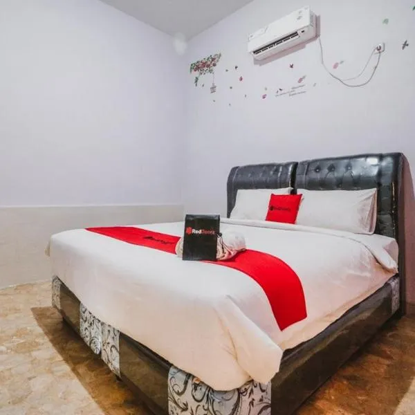 RedDoorz near Millennium ICT Center Medan, hotel in Medan