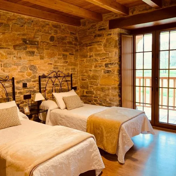 Casa Lixa Hotel Rural Albergue, hotel in Las Herrerías