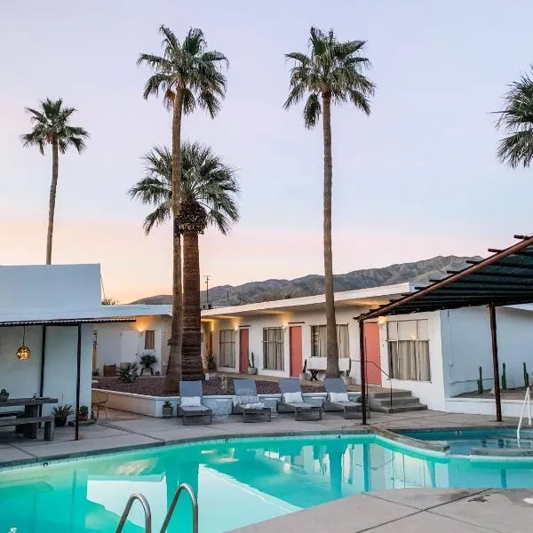 Miracle Manor Boutique Hotel & Spa, хотел в Дезърт Хот Спрингс