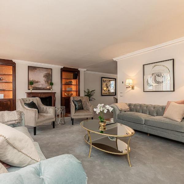 Stunning 6-bed house near Harrods in Knightsbridge